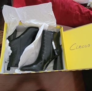 Womens Black Croc Boots - Circus NY - Size 7. 5